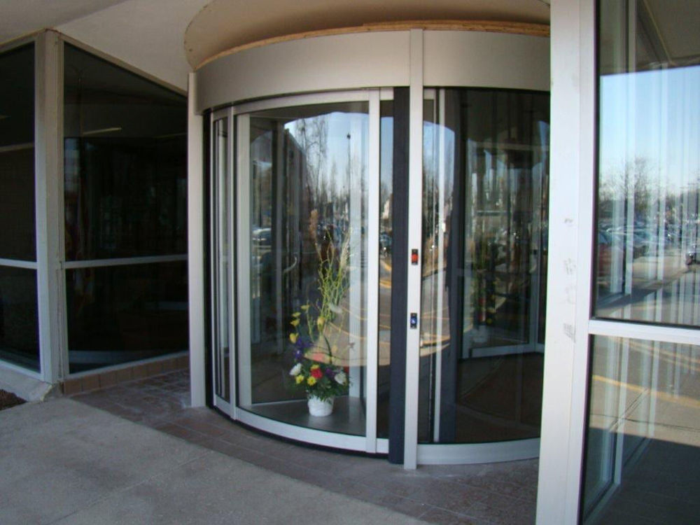 نحوه عملکرد درب های شیشه ای قوسی